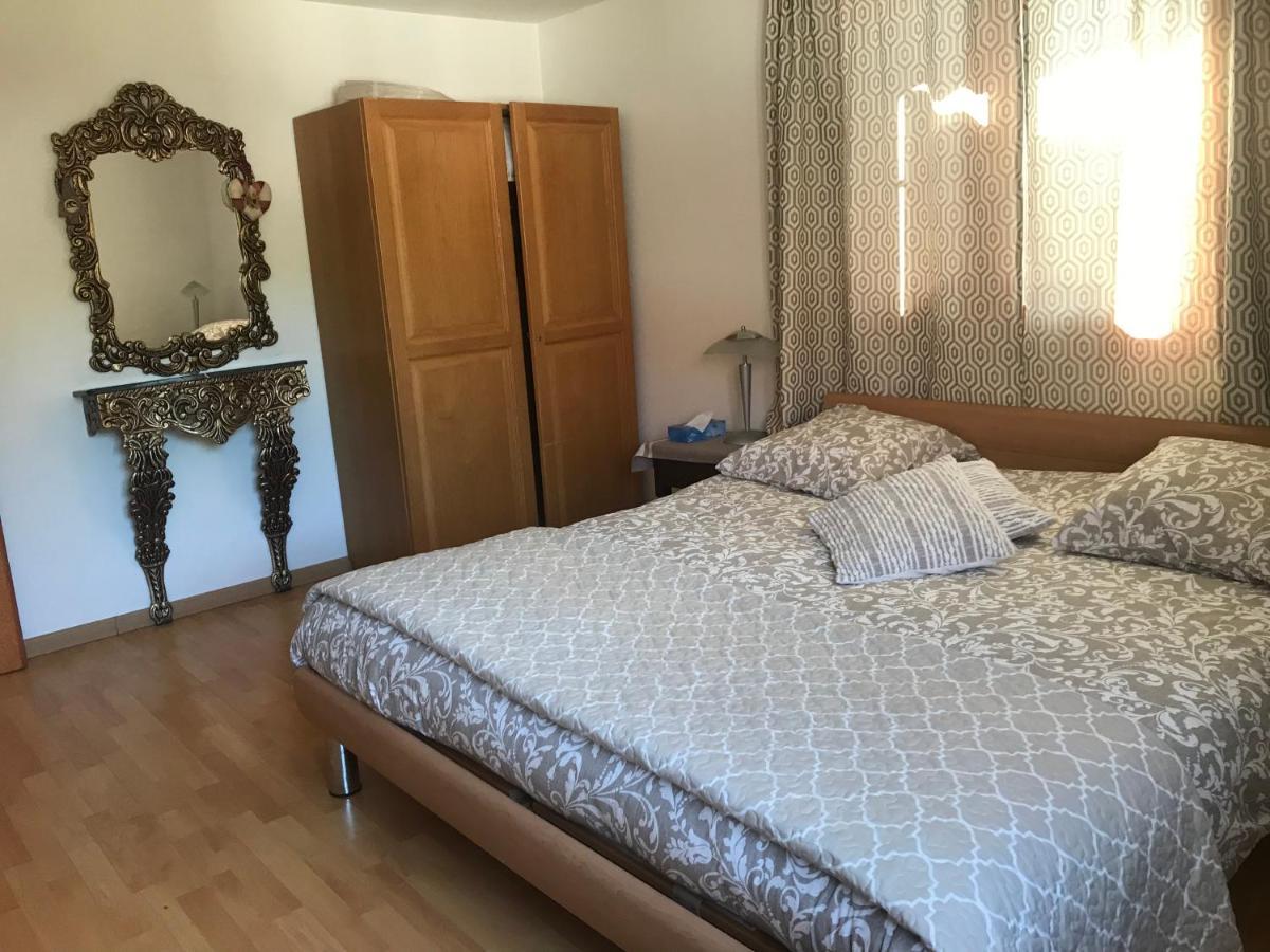 Appartement 2 Chambres Au Coeur Du Vignoble Avec Terrasse Riquewihr Exterior foto